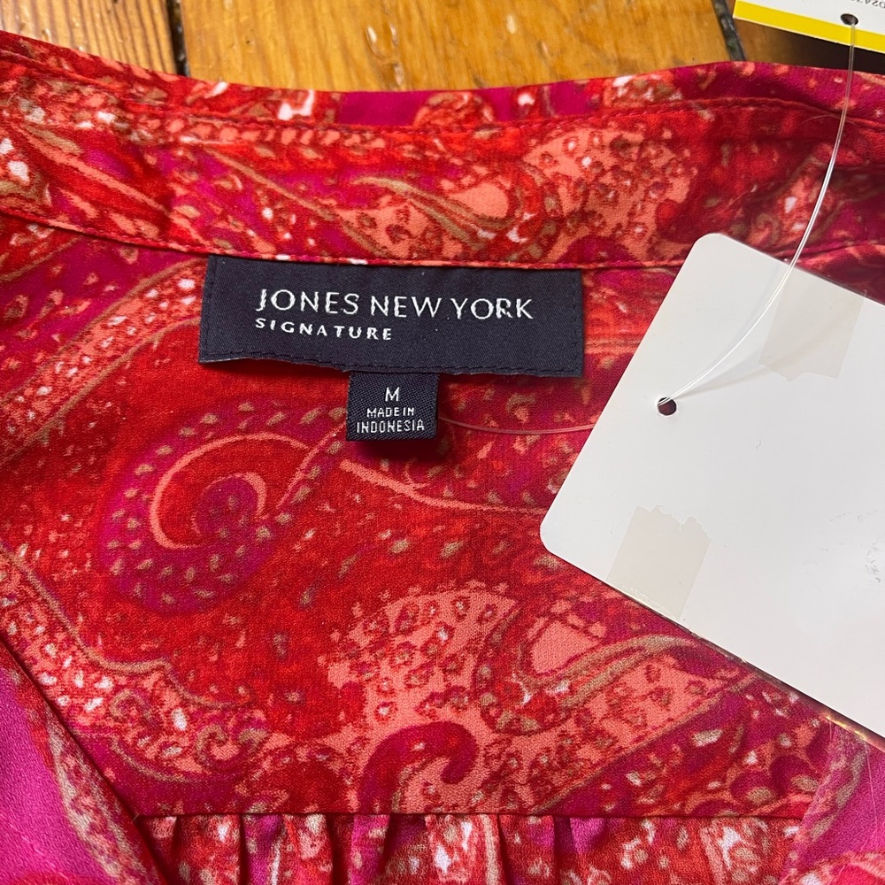 NWT Jones New York sheer blouse size medium. Excellent condition , never worn - Picture 3 of 5